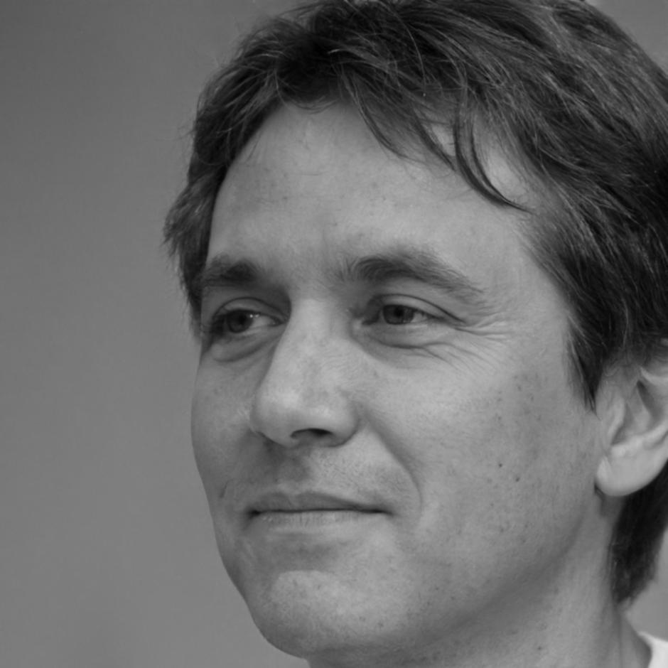 Webinar-Moderator erklärt Finanzkonzepte